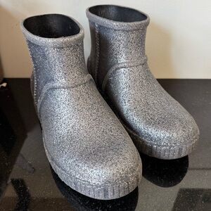 UGG Drizlita Gray Glitter Kids Boots - 13T